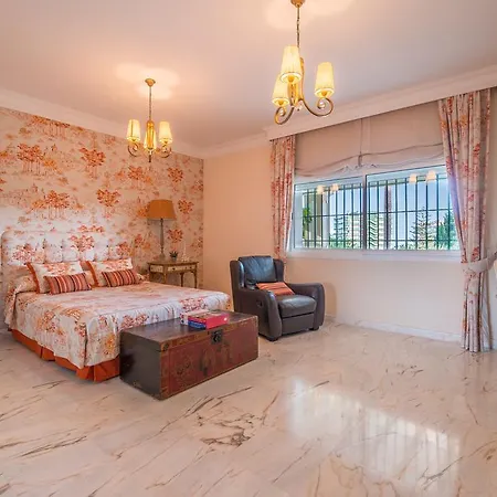 Urbanliving Teresa * Fuengirola